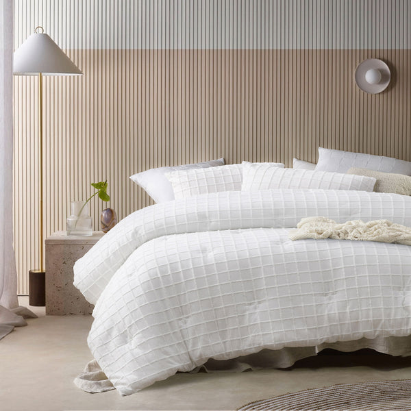 Vintage Design Homewares Parquet White Comforter Bedspread Set Queen