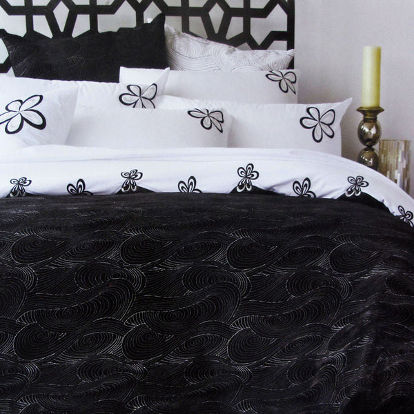 Accessorize Hypnotic Embroidered Quilt Doona Duvet Cover Black White Queen