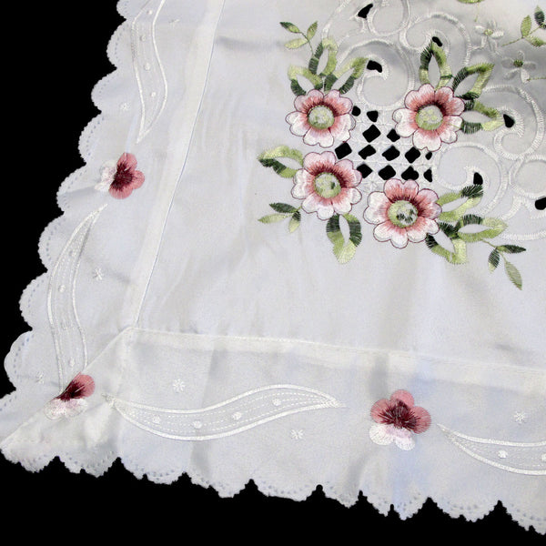 Anya Flowers Embroidered Cutout Rectangular Tablecloth White 152 x 228cm