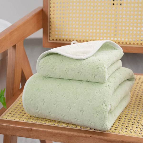 Double Sided Coral Fleece Bath Towel 140 x 170cm Green Off White