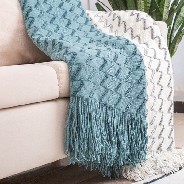 Modern Knitted Throw Blanket Tassels 130 x 180cm Blue Zig Zag