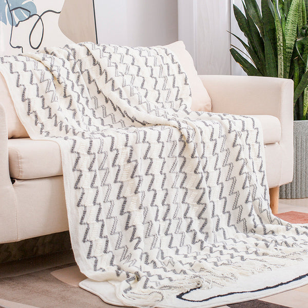 Modern Knitted Throw Blanket Tassels 130 x 230cm White Grey Zig Zag