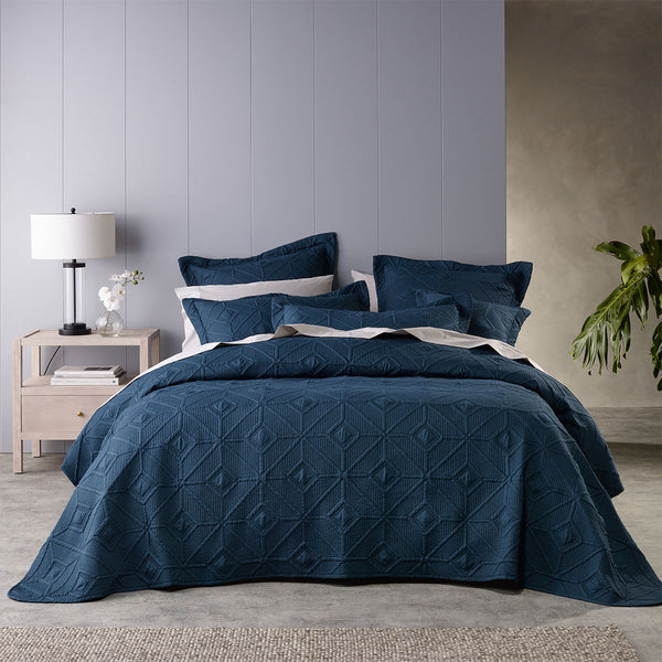 Bianca Kazimir Geometric Bedspread Coverlet Comforter Set Navy Super King