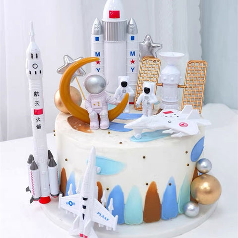 Astronaut Spaceman Rocket Cake Decoration Ornament Topper Plastic