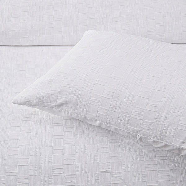 Bianca Cosmo Chenille Geometric Quilt Doona Duvet Cover White Queen
