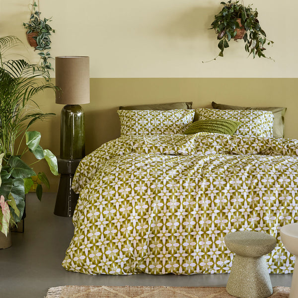 Bedding House Mae Floral Tile Seersucker Quilt Doona Duvet Cover Green King