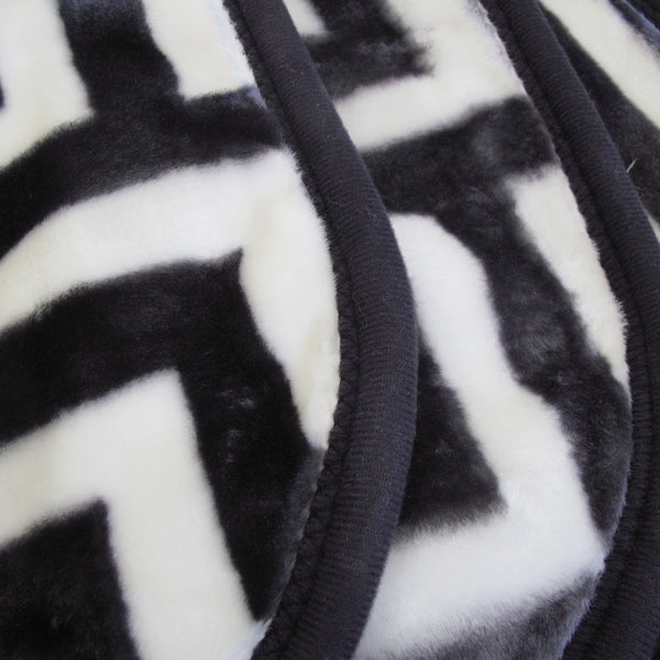 Bloomington Mink Polyester 800gsm Blanket Throw Rug Greek Key Charcoal King