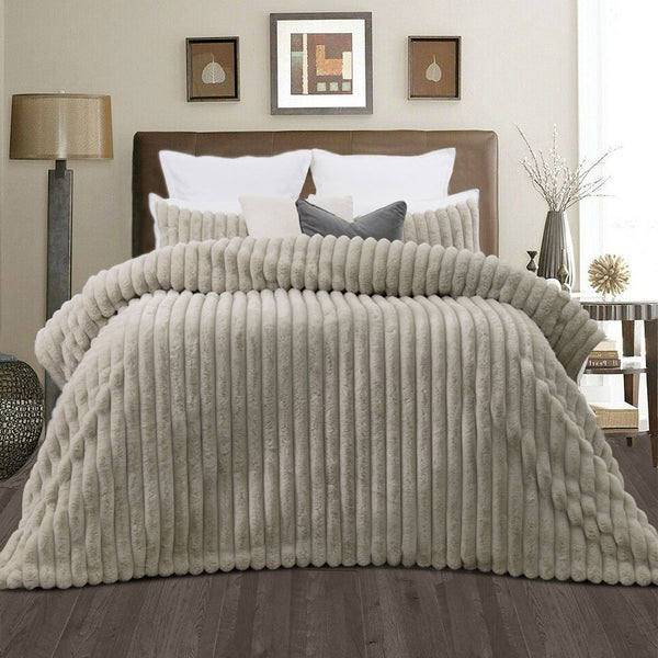 Jane Barrington Arna Channel Faux Rabbit Fur Comforter Bedspread Coverlet Queen