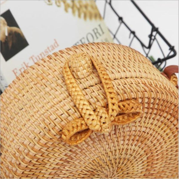 Handmade Round Rattan Crossbody Shoulder Bag Handbag Purse 20 x 20 x 8cm