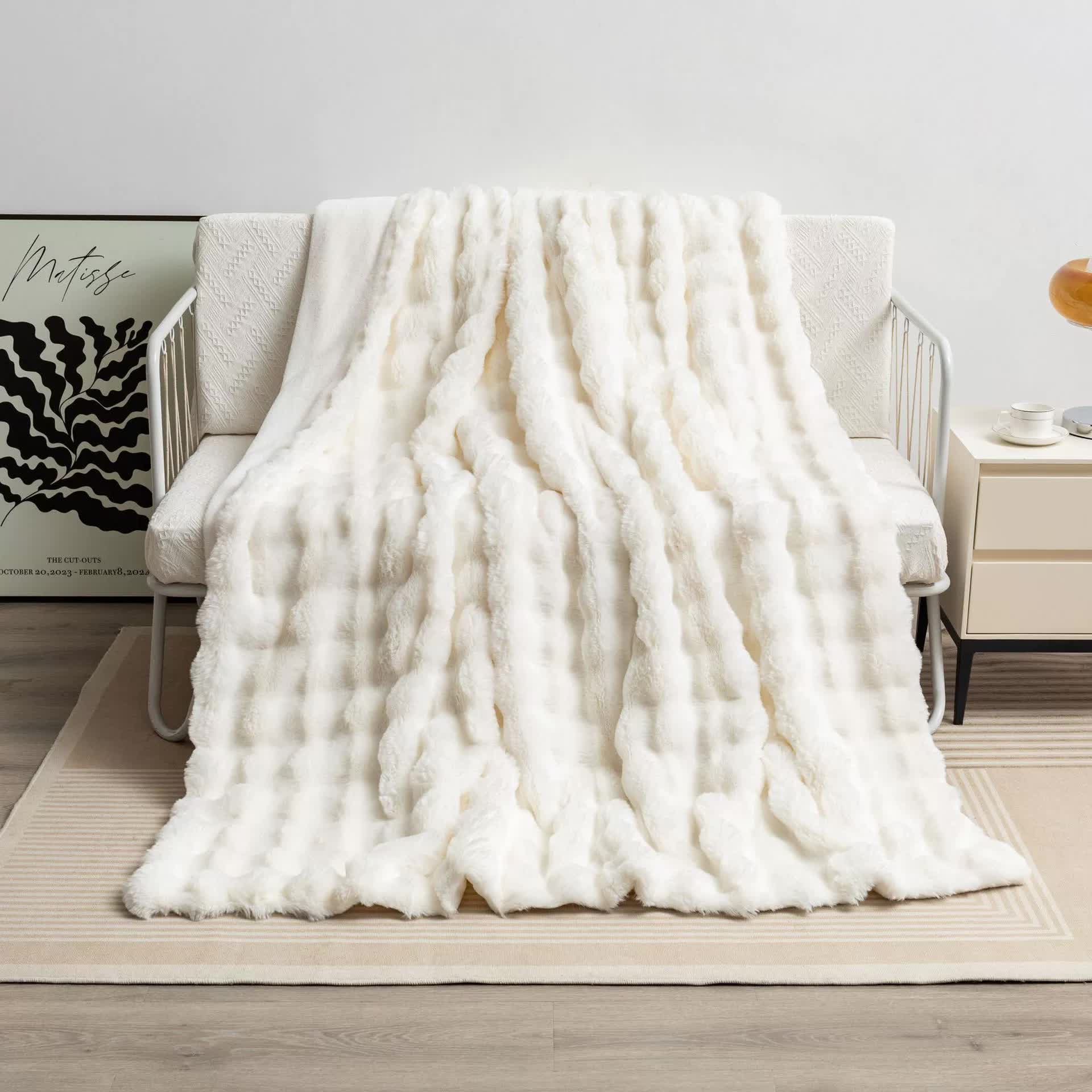 Toscana Faux Rabbit Fur Coral Fleece Throw Blanket Rug 130 x 160cm Off White