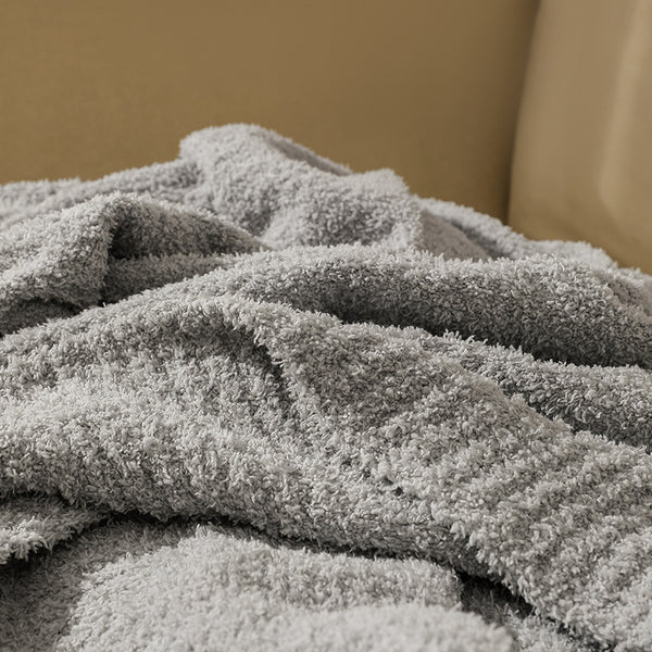 Plush Solid Colour Knitted Blanket Throw Rug 1150g 152 x 203cm Light Grey