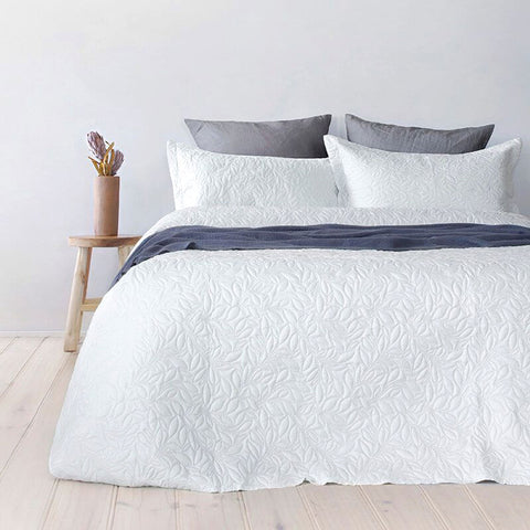 Bambury Botanica Leaf Embossed Bedspread Coverlet Quilt Set Queen King White