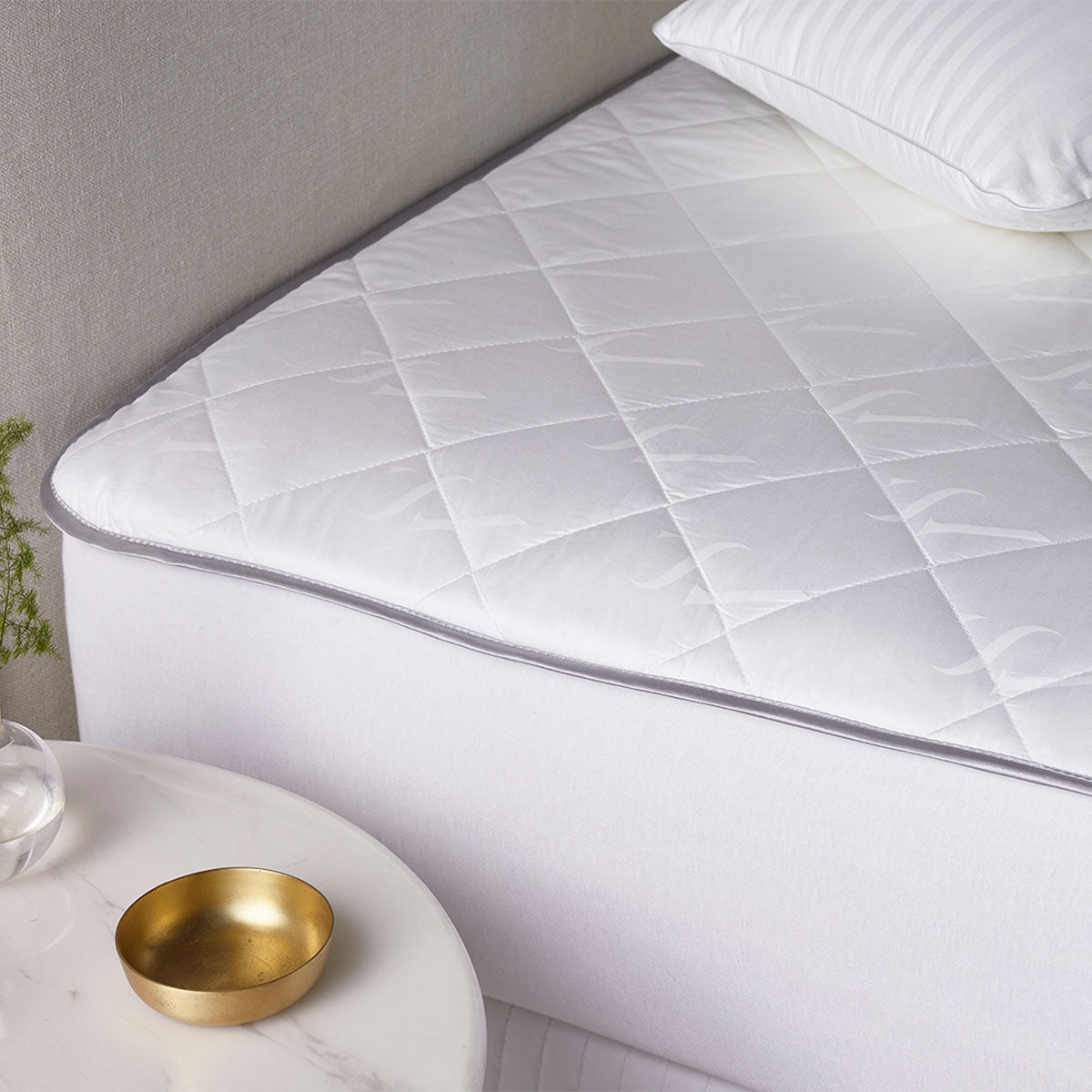 Accessorize 150GSM Wool Waterproof Mattress Protector Super King 45cm