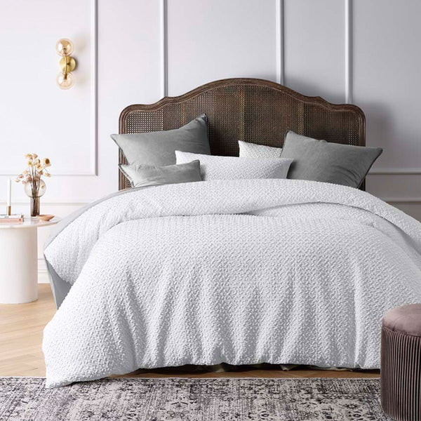 Accessorize Dotty Clip Jacquard Quilt Doona Duvet Cover Set White King