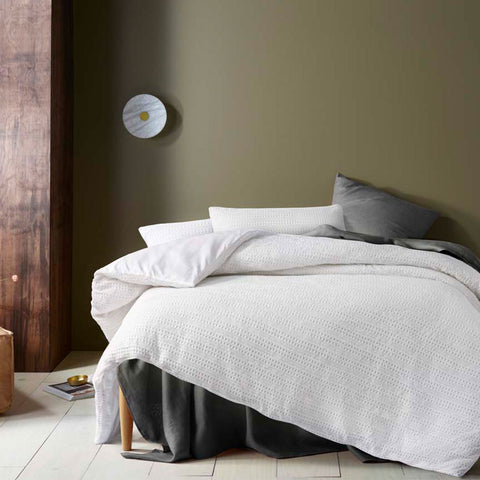 Accessorize Soho Waffle White Quilt Doona Duvet Cover Set King