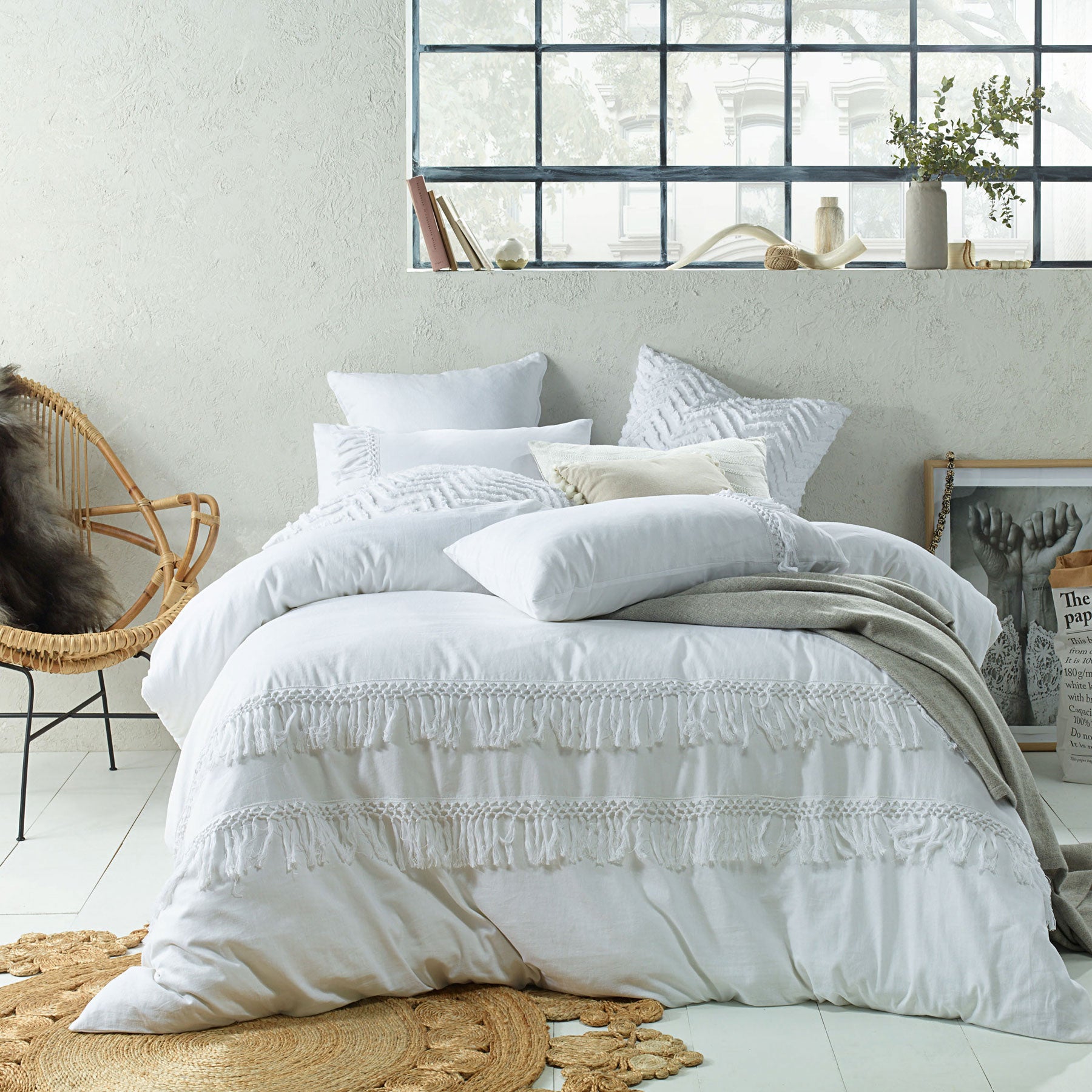 Accessorize Applique Tassel Quilt Doona Duvet Cover Set White Queen