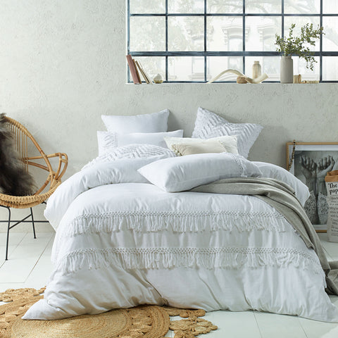 Accessorize Applique Tassel Quilt Doona Duvet Cover Set White Queen