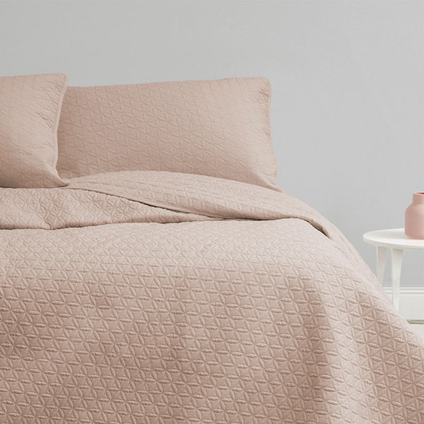 Ardor Chloe Powder Pink 3 Pcs Quilted Coverlet Bedspread Comforter Set Queen/King