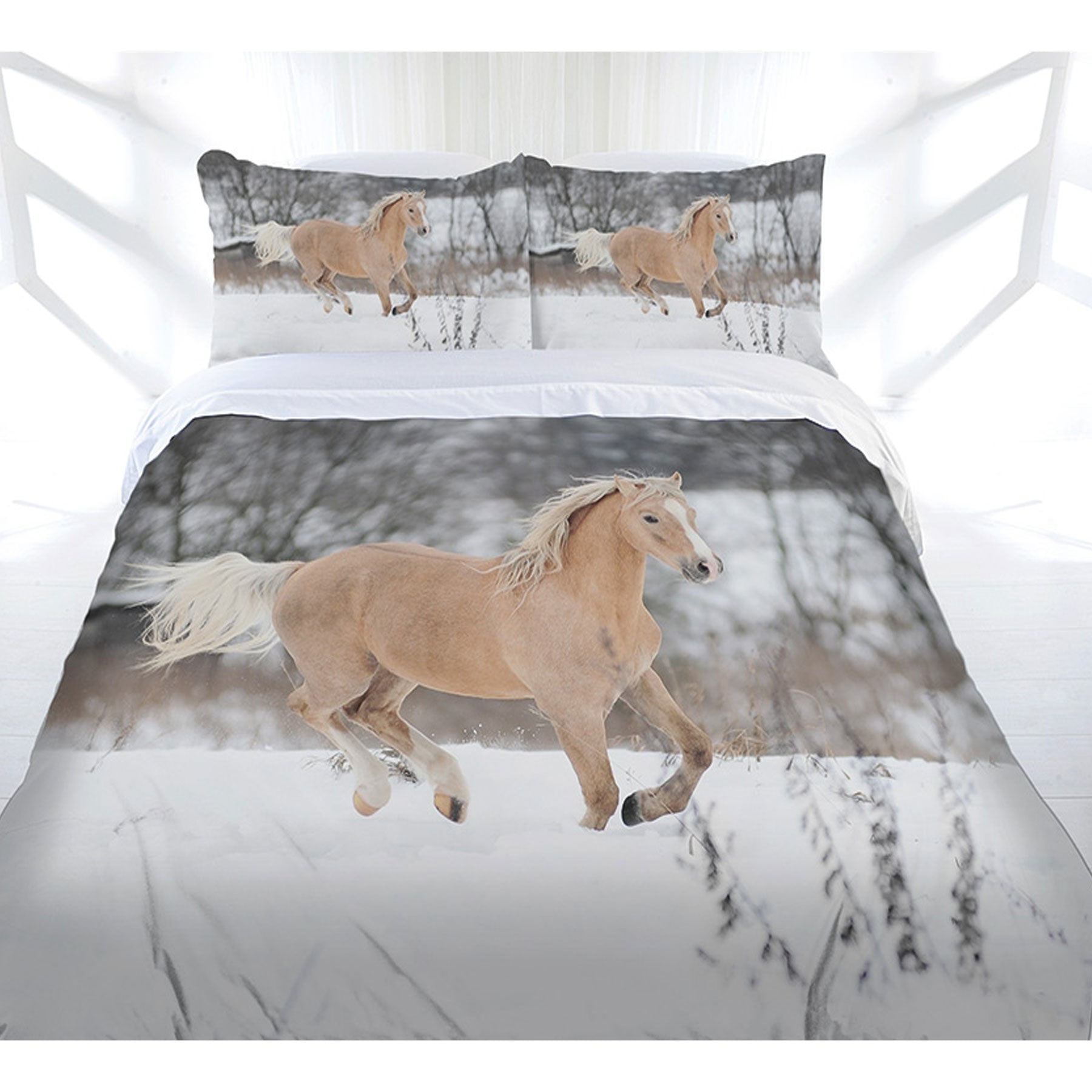 Just Home Winter Gallop Horse Quilt Doona Duvet Cover Set Queen